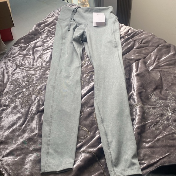 Nike Fast Dri-fit - Picture 4 of 8